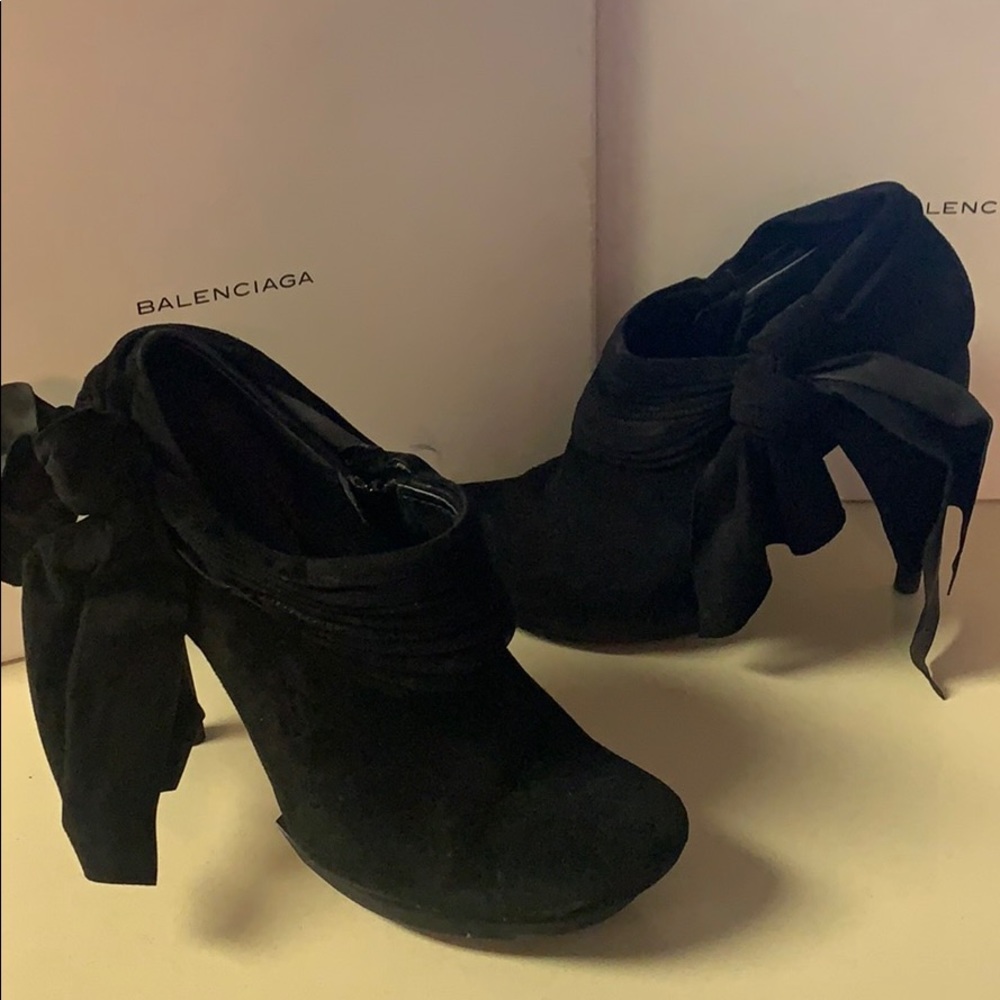 Balenciaga Black Size French 39 Bootie with bow